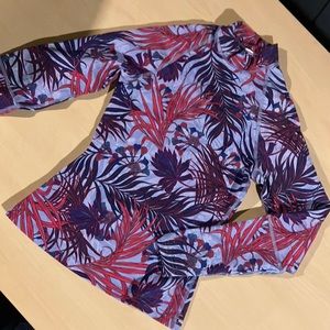 Lululemon coastline rash guard